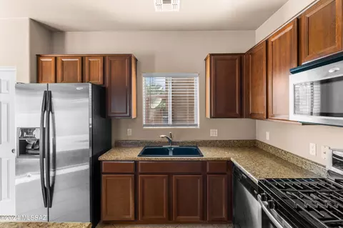 Kitchen - 6330 E Sage Stone St, Tucson, AZ 85756 photo 2 of 4