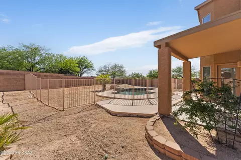 Exterior - 6330 E Sage Stone St, Tucson, AZ 85756 photo 4 of 9