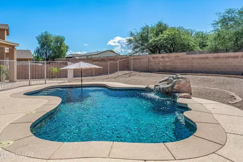 Exterior - 6330 E Sage Stone St, Tucson, AZ 85756 photo 4 of 6