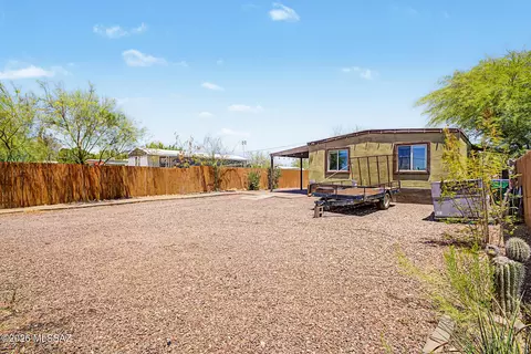 Exterior - 3243 E Milton Rd, Tucson, AZ 85706 photo 4 of 7