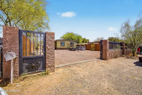 Exterior - 3243 E Milton Rd, Tucson, AZ 85706 photo 1 of 7