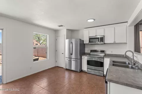 Kitchen - 6169 E Stonechat Dr, Tucson, AZ 85756 photo 1 of 3