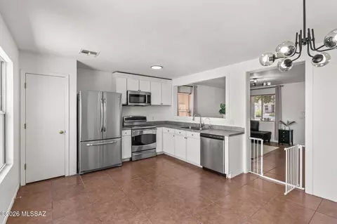 Kitchen - 6169 E Stonechat Dr, Tucson, AZ 85756 photo 3 of 3