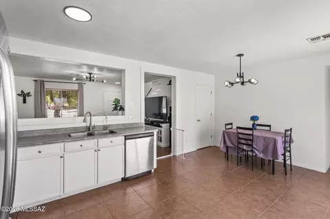 Kitchen - 6169 E Stonechat Dr, Tucson, AZ 85756 photo 2 of 3