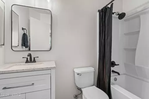Bath - 6169 E Stonechat Dr, Tucson, AZ 85756 photo 1 of 2
