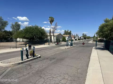 1743 W Seabrooke Dr #43, Tucson, AZ 85705