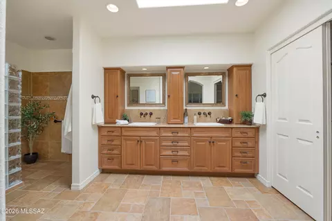 Bath - 38475 S Double Eagle Dr, Tucson, AZ 85739 photo 3 of 5
