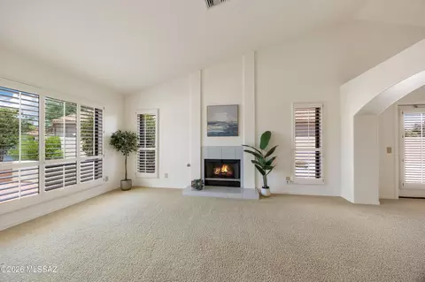 Living - 38475 S Double Eagle Dr, Tucson, AZ 85739 photo 2 of 6