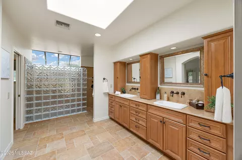 Bath - 38475 S Double Eagle Dr, Tucson, AZ 85739 photo 4 of 5