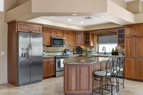 Kitchen - 38475 S Double Eagle Dr, Tucson, AZ 85739 photo 1 of 5