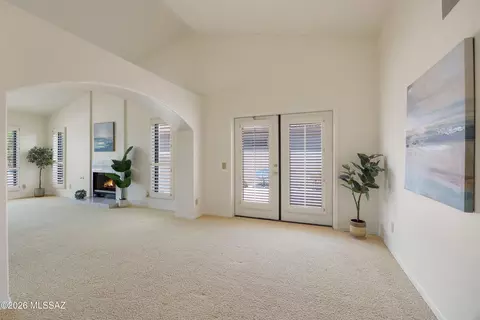Living - 38475 S Double Eagle Dr, Tucson, AZ 85739 photo 4 of 6