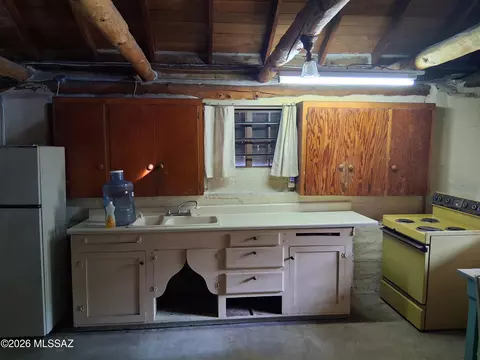 Kitchen - 9824 N Willow Cyn, Mount Lemmon, AZ 85619 photo 1 of 1