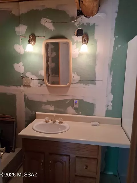 Bath - 9824 N Willow Cyn, Mount Lemmon, AZ 85619 photo 1 of 3