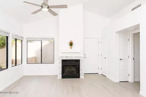 9752 E 1st St, Tucson, AZ 85748