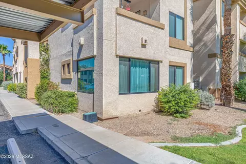 2550 E River Rd #13103, Tucson, AZ 85718