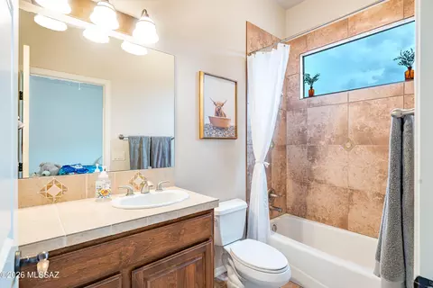 Bath - 8550 S Picacho View Loop, Vail, AZ 85641 photo 4 of 6