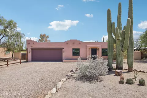 2441 W Wagon Wheels Dr, Tucson, AZ 85745