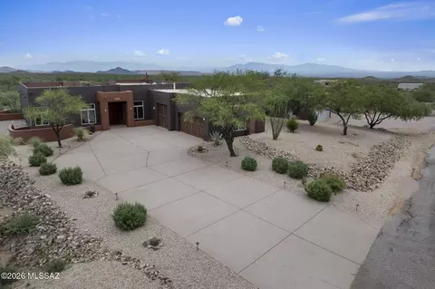 18701 S Copper Cave Dr, Sahuarita, AZ 85629