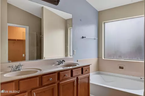 Bath - 13253 E Mesquite Flat Spring Dr, Vail, AZ 85641 photo 1 of 5