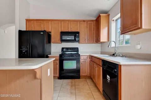Kitchen - 13253 E Mesquite Flat Spring Dr, Vail, AZ 85641 photo 2 of 2