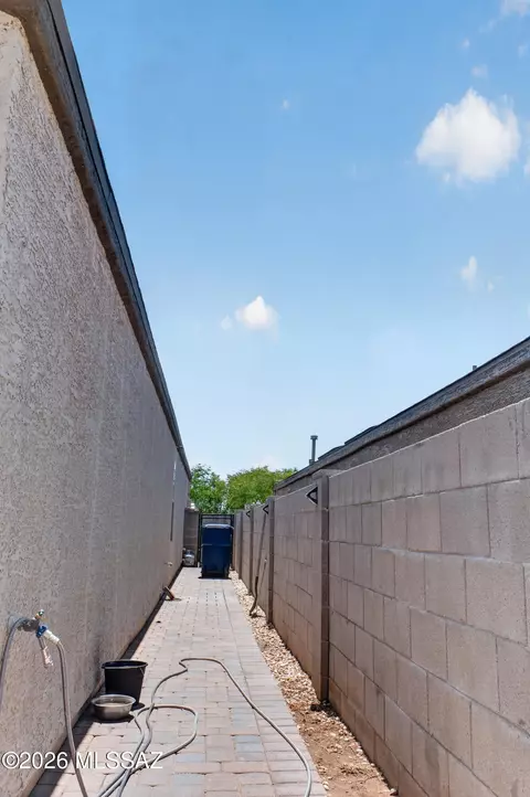 Exterior - 4077 E Braddock Dr, Tucson, AZ 85706 photo 5 of 6