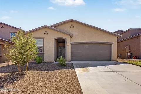 7803 S Sugarbend Dr, Tucson, AZ 85757