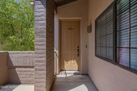 2018 E River Rd #200, Tucson, AZ 85718