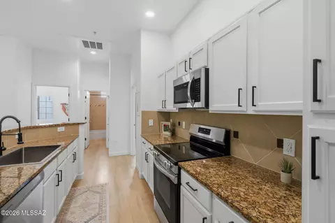 Kitchen - 2018 E River Rd #200, Tucson, AZ 85718 photo 3 of 4