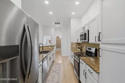 Entry Way - 2018 E River Rd #200, Tucson, AZ 85718 photo 3 of 4