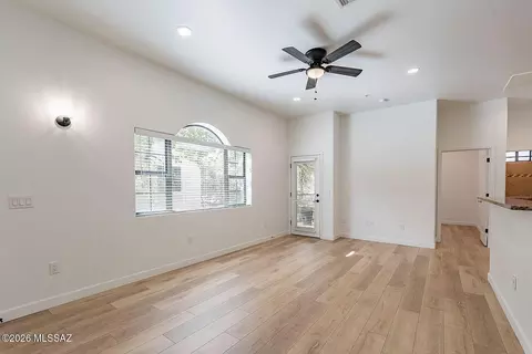 2018 E River Rd #200, Tucson, AZ 85718