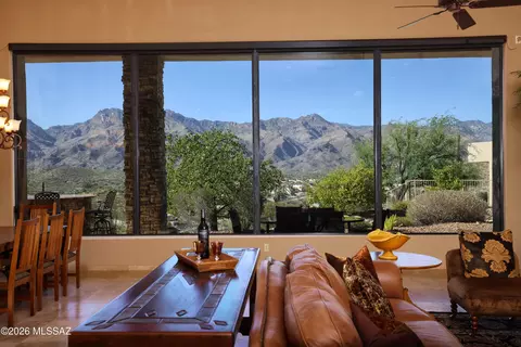 7573 E Crested Saguaro Pl, Tucson, AZ 85750