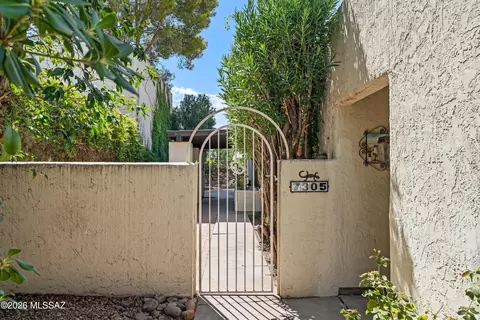 7305 E Cascada Cir, Tucson, AZ 85715