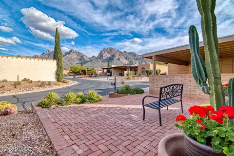10075 N Oro Pl, Oro Valley, AZ 85737