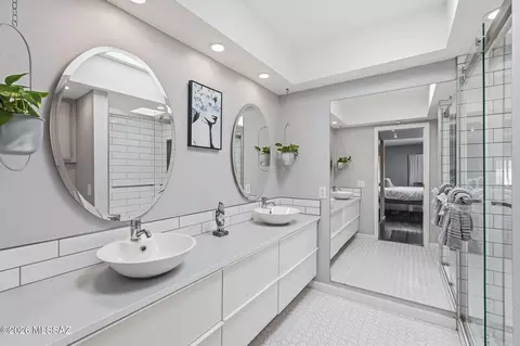 Bath - 2854 W Magee Rd, Tucson, AZ 85742 photo 1 of 4