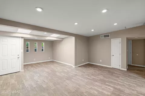Living - 7140 E 29th St, Tucson, AZ 85710 photo 4 of 6