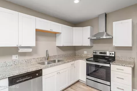 Kitchen - 7140 E 29th St, Tucson, AZ 85710 photo 3 of 4