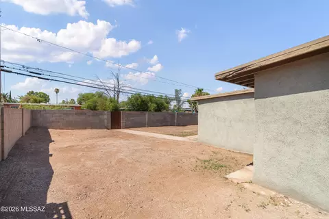 Exterior - 7140 E 29th St, Tucson, AZ 85710 photo 3 of 6