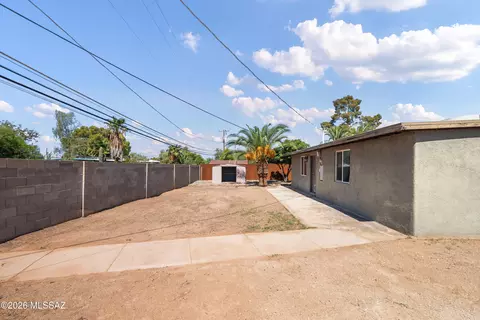 Exterior - 7140 E 29th St, Tucson, AZ 85710 photo 4 of 6