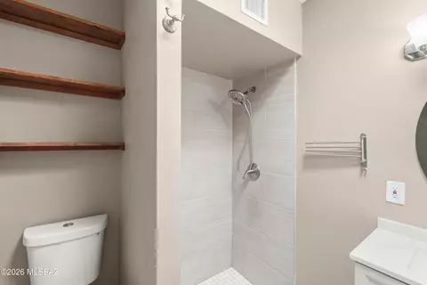 Bath - 7140 E 29th St, Tucson, AZ 85710 photo 3 of 3