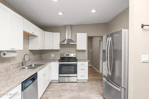 Kitchen - 7140 E 29th St, Tucson, AZ 85710 photo 1 of 4