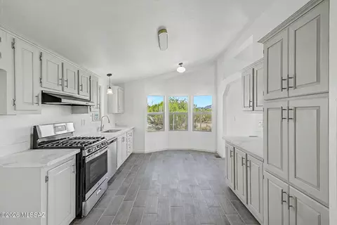 Kitchen - 13701 E Blue Cactus Ln, Vail, AZ 85641 photo 3 of 3