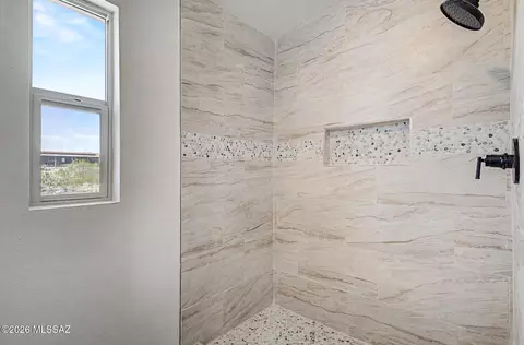 Bath - 13701 E Blue Cactus Ln, Vail, AZ 85641 photo 2 of 2