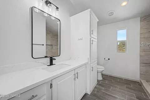 Bath - 13701 E Blue Cactus Ln, Vail, AZ 85641 photo 1 of 2