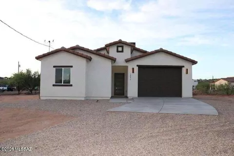 1852 La Paz Ct, Rio Rico, AZ 85648