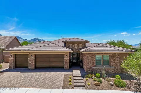 425 W Red Ribbon Ln, Oro Valley, AZ 85755