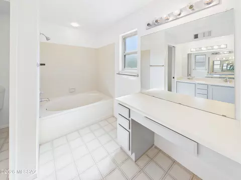 Bath - 10051 E Watson Dr, Tucson, AZ 85730 photo 1 of 5
