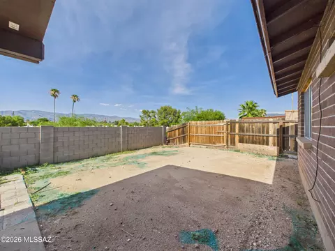 Exterior - 8347 E Ruby Dr, Tucson, AZ 85730 photo 3 of 4