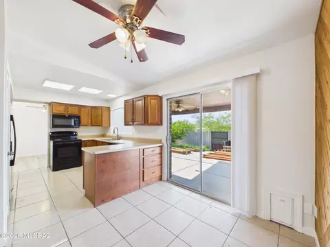 Kitchen - 8347 E Ruby Dr, Tucson, AZ 85730 photo 5 of 5