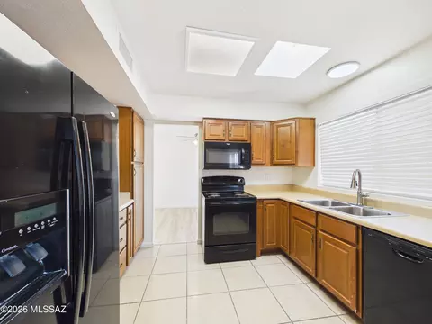 Kitchen - 8347 E Ruby Dr, Tucson, AZ 85730 photo 1 of 5