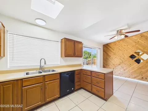 Kitchen - 8347 E Ruby Dr, Tucson, AZ 85730 photo 2 of 5